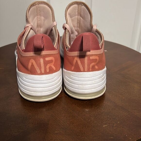 🔥🔥 NIKE AIR MAX Bella TR2 Training Running Shoes - Great Condition - Women 7.5 - Picture 4 of 8